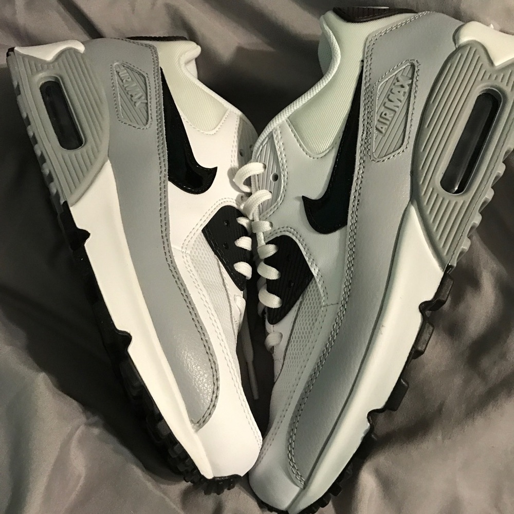 Women's Nike Air Max 90*NEW*