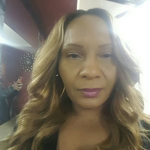 Meet your Posher, Lorraine