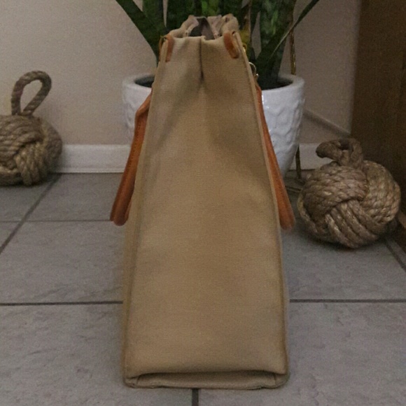 Tassel Totebag - Picture 3 of 7
