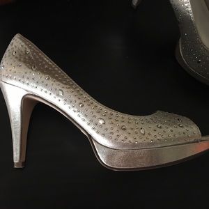 DHeart. Sparkly peep toe shoes. Platform. Hot! 🔥