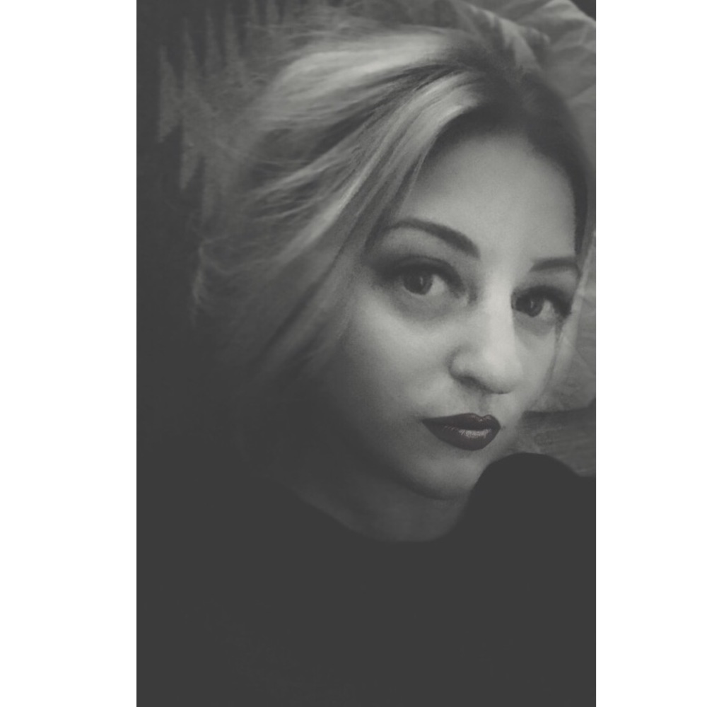 Meet your Posher, Hallie