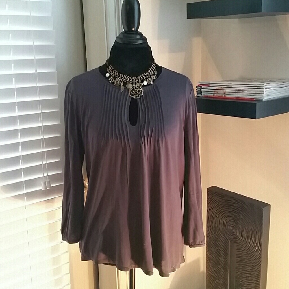 **SOLD** Ann Taylor Loft Gray Top - Medium