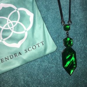 Kendra Scott Wyatt necklace in emerald illusion