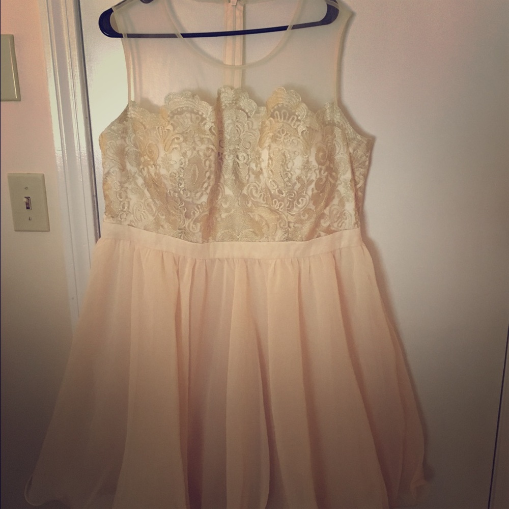 Chi Chi London Curve Dress