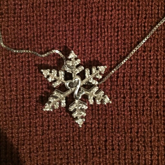 Kay Jewelers Jewelry - Open Hearts Snowflake Necklace Kay Jewelers Jewelry - Open Hearts Snowflake Necklace