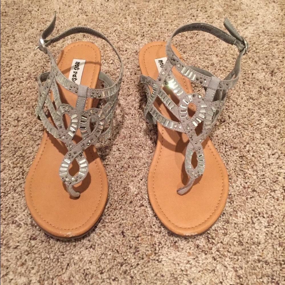 Not rated sandals