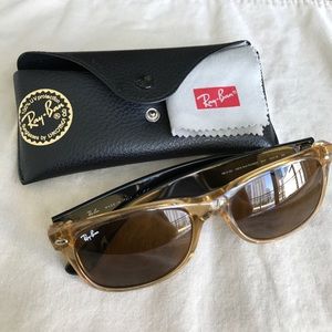 Ray Ban New Wayfarer (RB 2132)