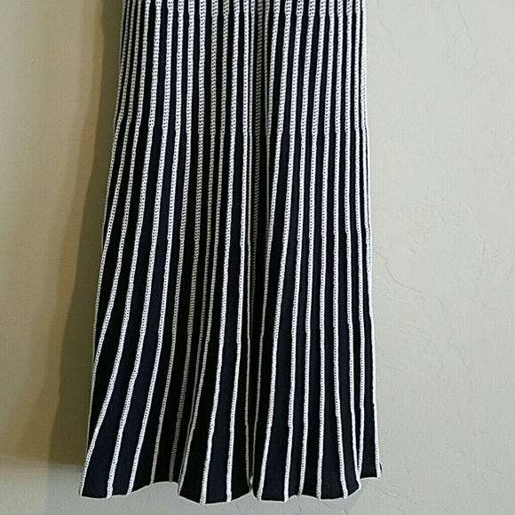 Bebe Halter Dress - Picture 4 of 4