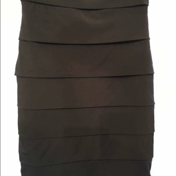 Black dress - Picture 3 of 3