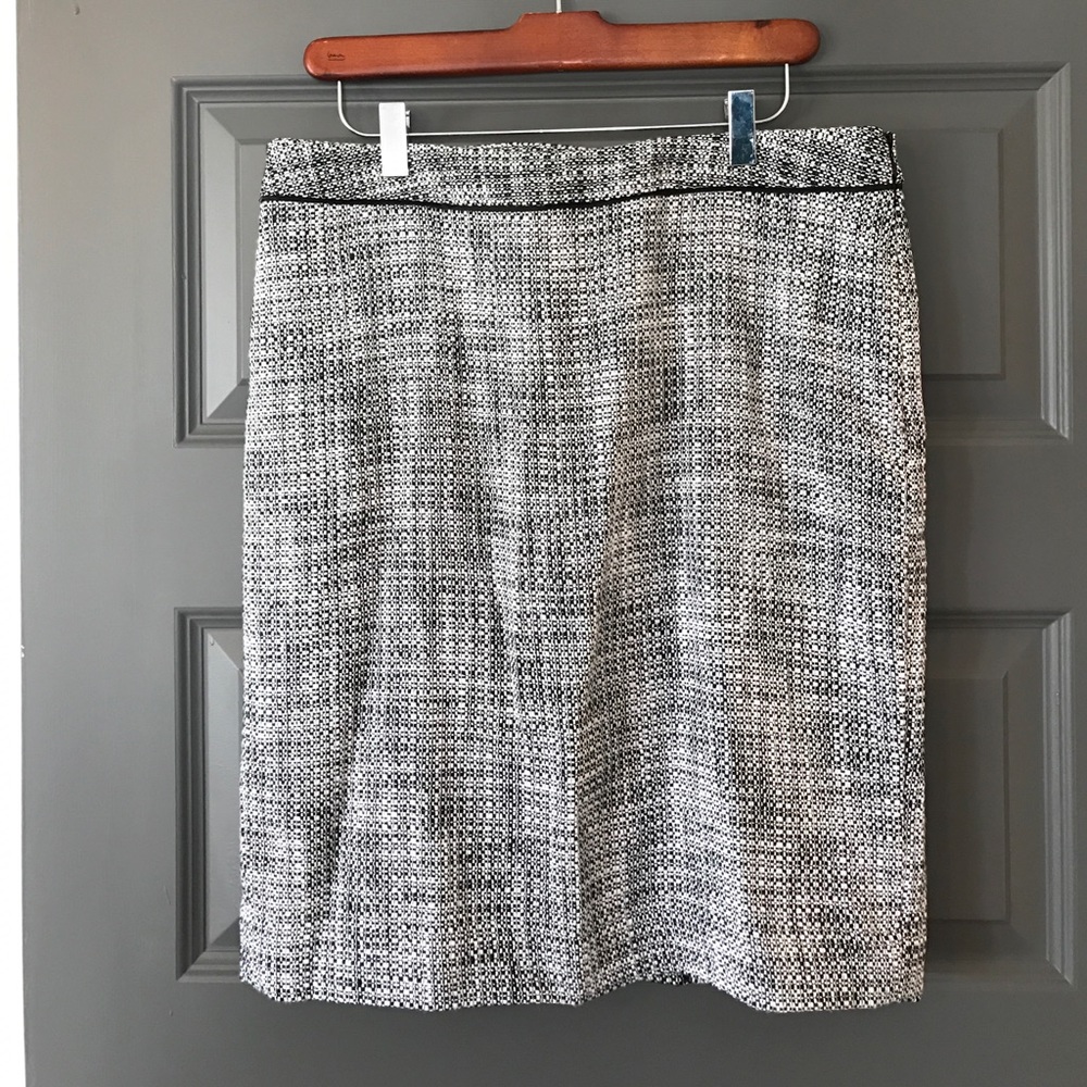 WHBM black and white skirt