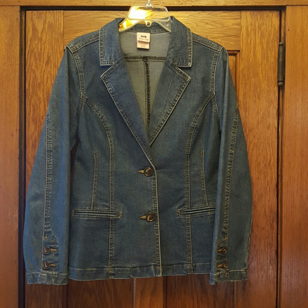 CUTE denim blazer!  Medium