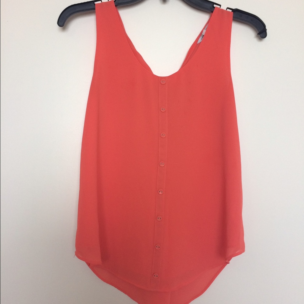 Coral colored tank top with adorable details