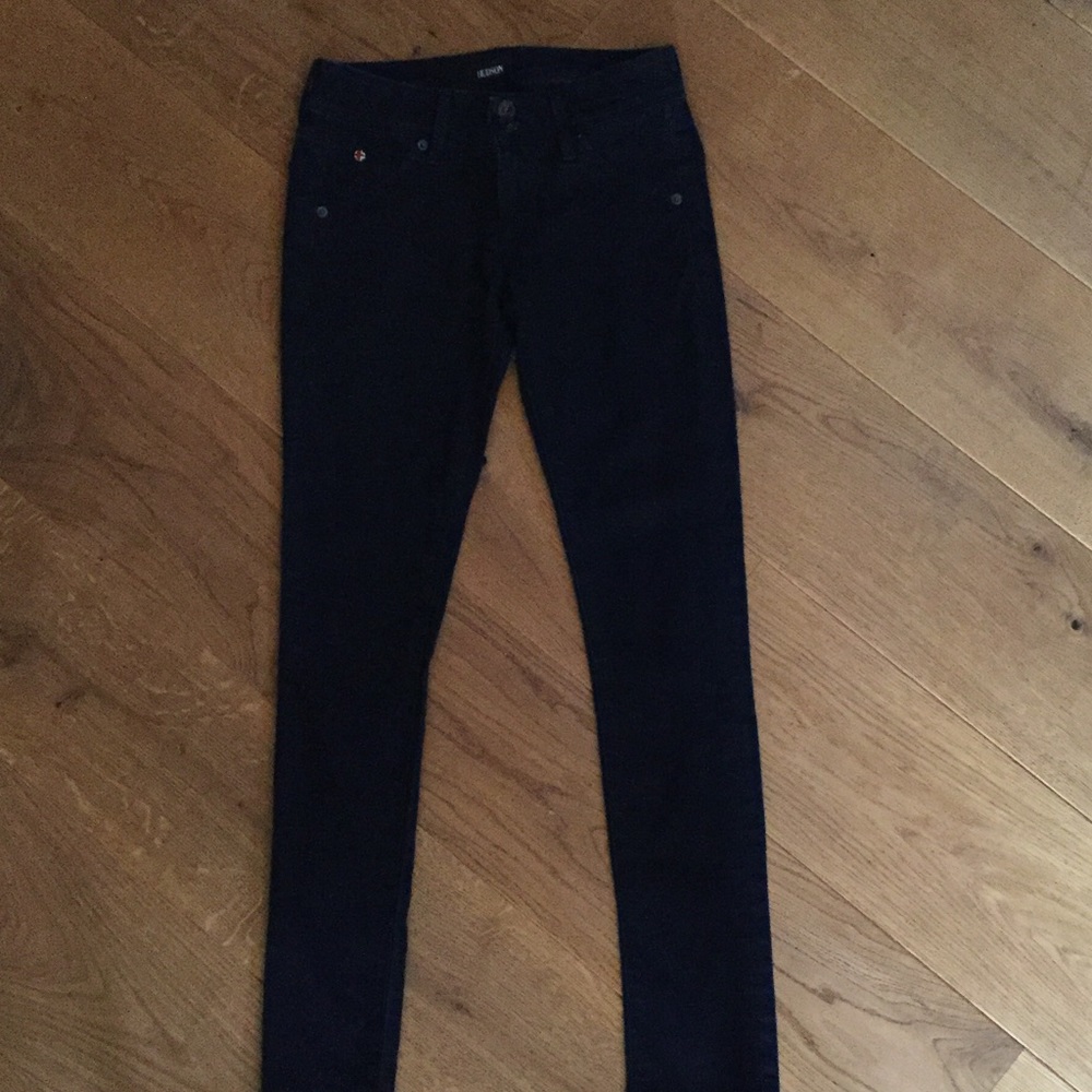 HUDSON Skinny Jeans Sz 24 dark wash like new!