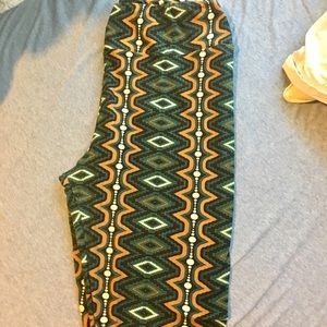 NEW NEVER Worn. Lularoe Aztec TC leggings