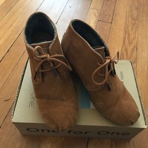 TOMS Chestnut Suede Desert Wedge