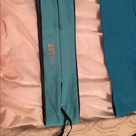 SOLD-FlipBelt and workout clothes combo - Picture 2 of 5