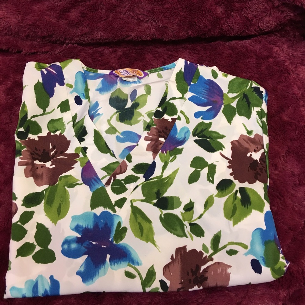 Silky Scrub Top Extra Cute 🎀