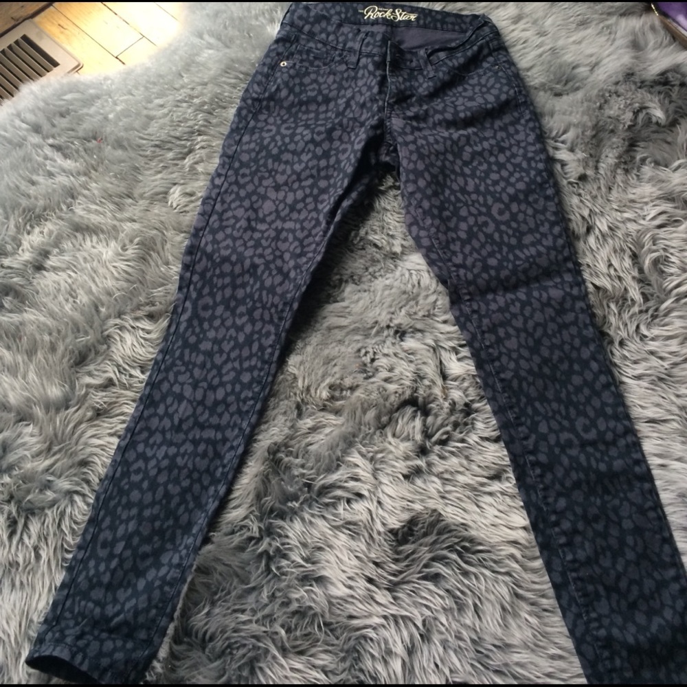 Old Navy jeans size 4. Patterned.