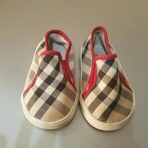 AUNTHENTIC BURBERRY KIDS SHOES