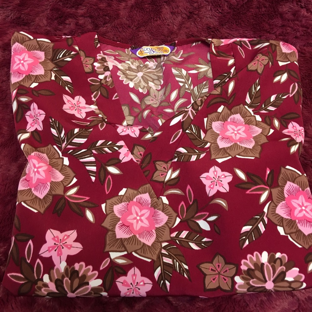 Super comfortable scrub top