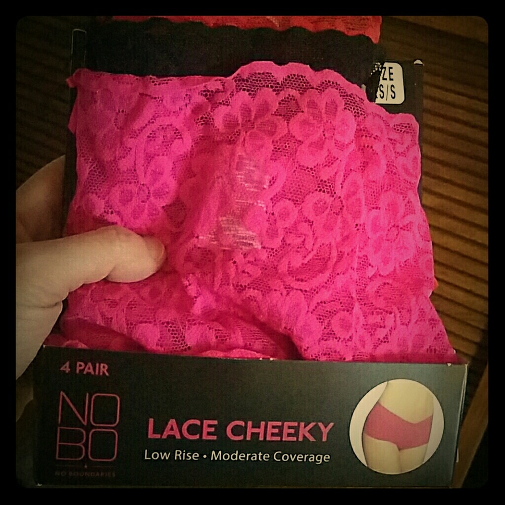 SOLD Lace cheeky boyshorts