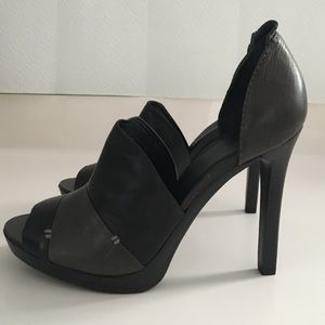 7 for all mankind size 9.5 heels