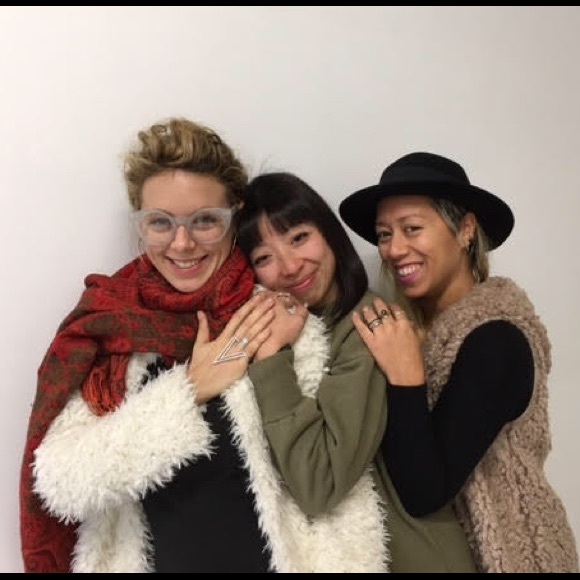 Meet your Posher, Emily - Picture 2 of 3