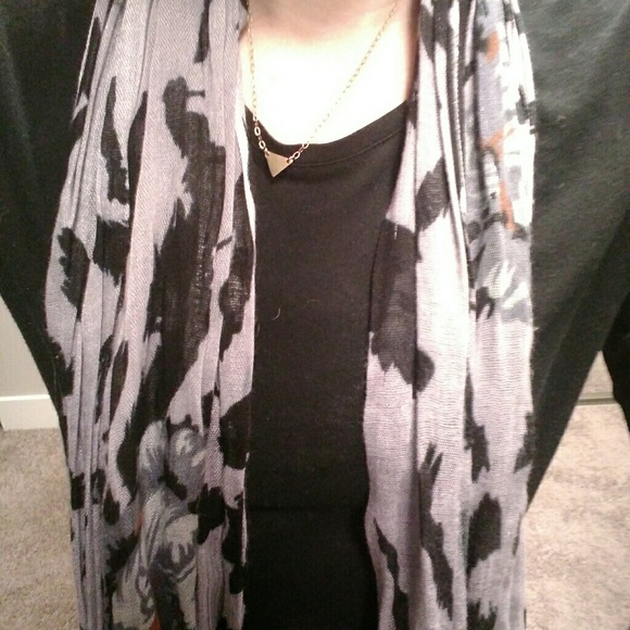 Accessories - Black/Gray Scarf