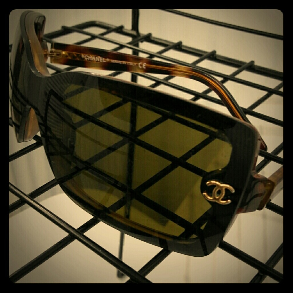 VINTAGE CHANEL SHADES