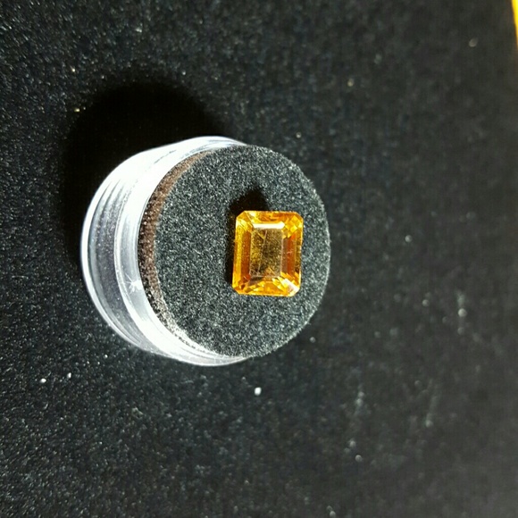 Natural Emarald Cut Golden Yellow Citrine - Picture 3 of 4