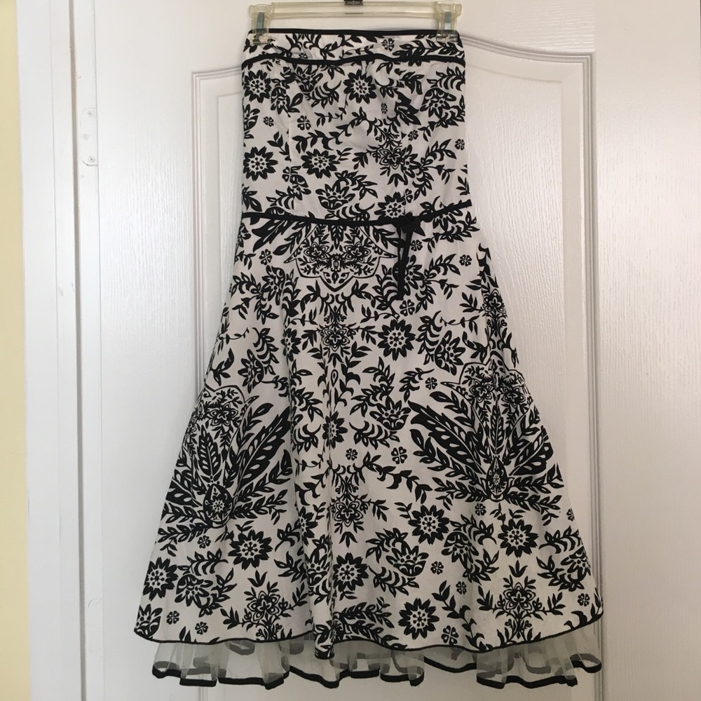 Super cute summer dress!   Worn once:)
