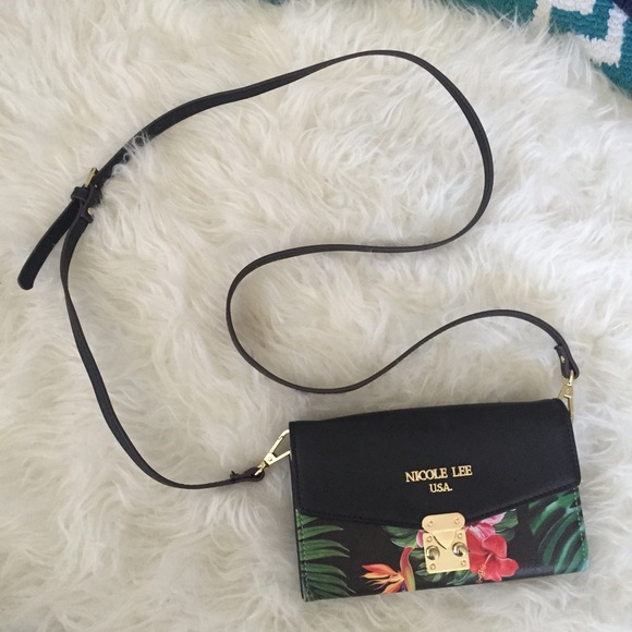 Nicole Lee Handbags - Nicole Lee Wallet On Chain! Nicole Lee Handbags - Nicole Lee Wallet On Chain!