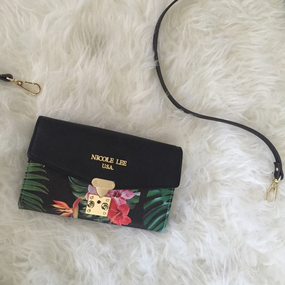 Nicole Lee Bags - Nicole Lee Wallet On Chain! Nicole Lee Bags - Nicole Lee Wallet On Chain!