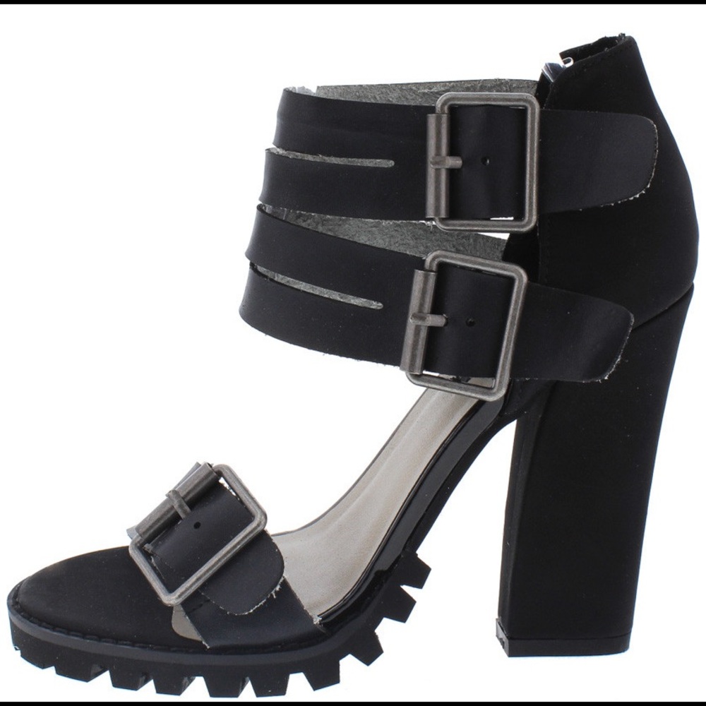Black Multi Buckle w/ Chuncky Heel