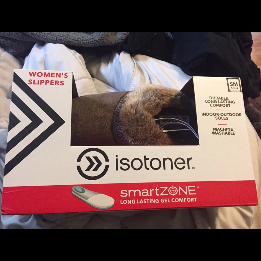 Isotoner gel comfort slippers