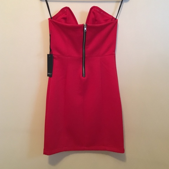 Deep Plunge Strapless Red Dress - Picture 3 of 3