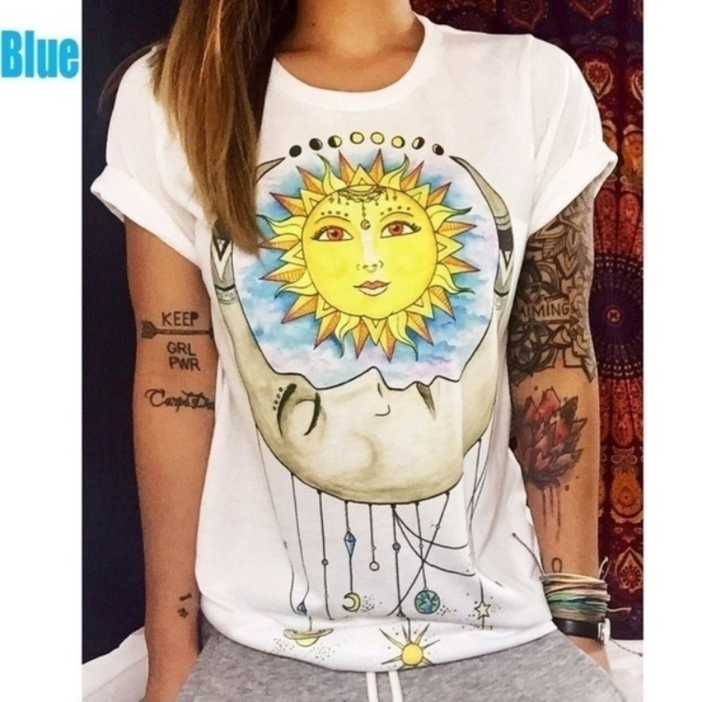 Very cute short sleeve t shirt with sun & moon. L