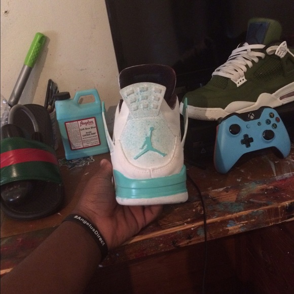 Custom Jordan 4 - Picture 2 of 3