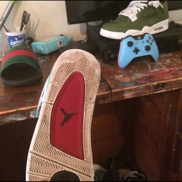 Custom Jordan 4 - Picture 3 of 3