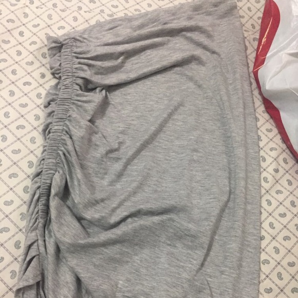 grey asymmetrical skirt last 1 - Picture 3 of 5