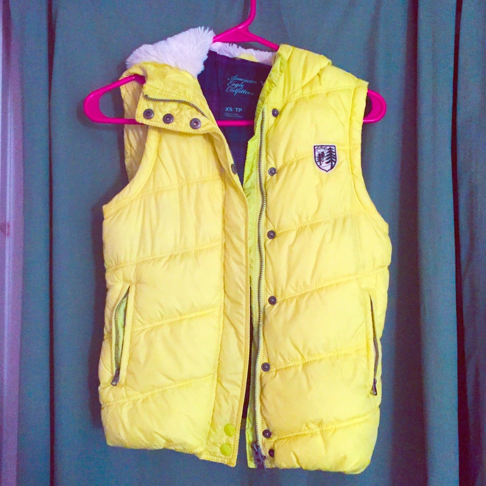 American Eagle Puff Vest
