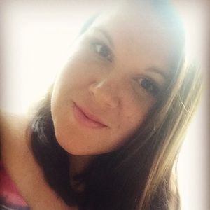 Meet your Posher, Caitlin