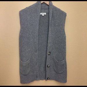 Sleeveless cardigan
