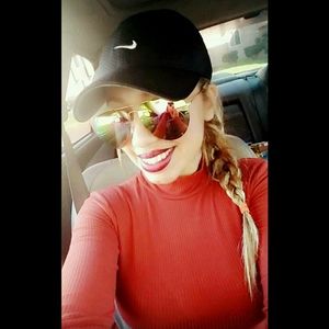 Meet your Posher, Natalie