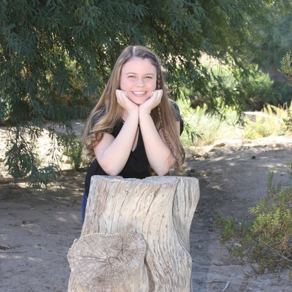 Meet your Posher, Leigh - Picture 1 of 1