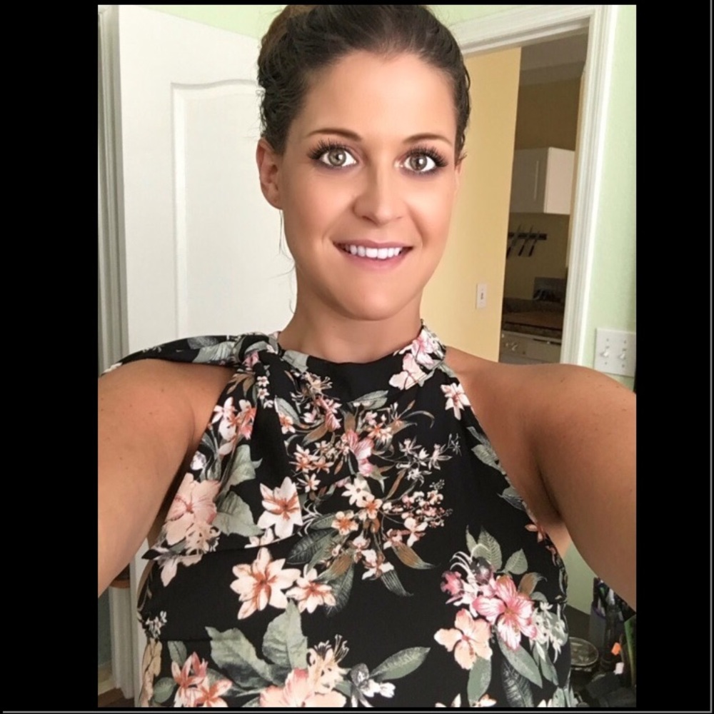 Worn once! Beautiful Floral dress!