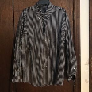 Long sleeve dress shirt.