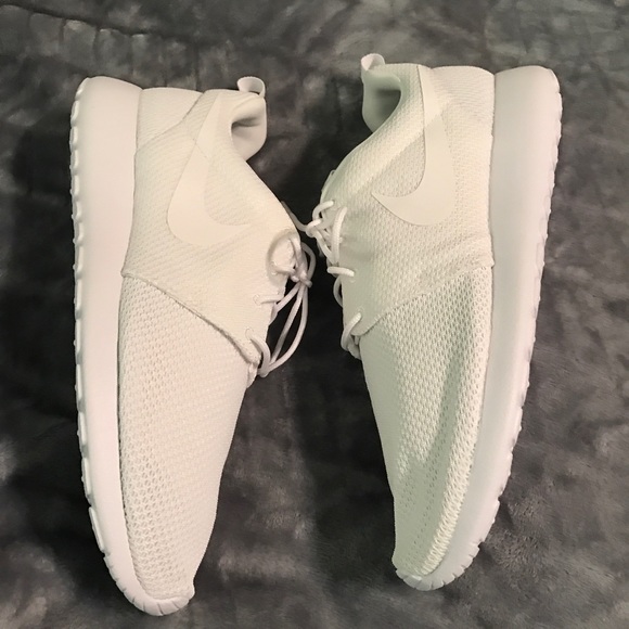 Nike Other - Men's Nike Roshe One*NEW*