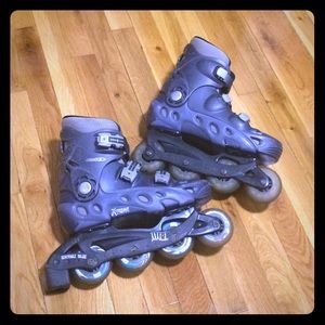 Women's roller blades, size 9