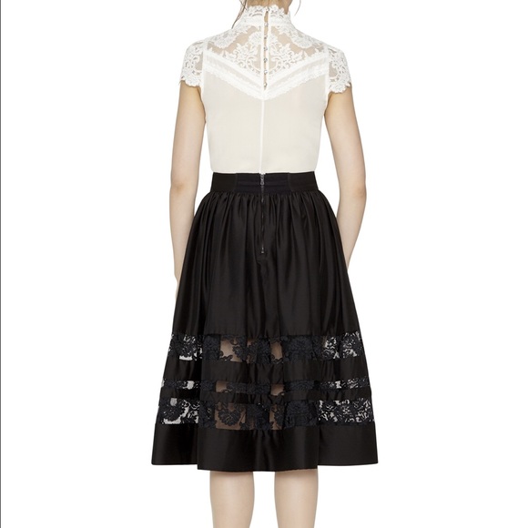 Alice + Olivia 'Tamia' Lace-Trim Midi Skirt - Picture 4 of 6